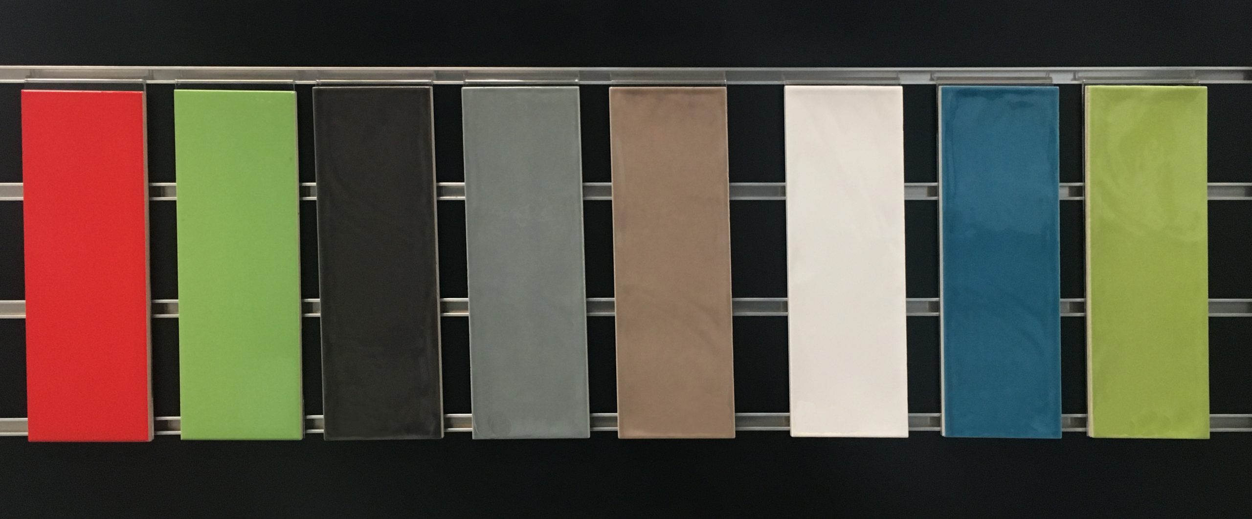100mm x 300mm flat acrylic slatwall hanger