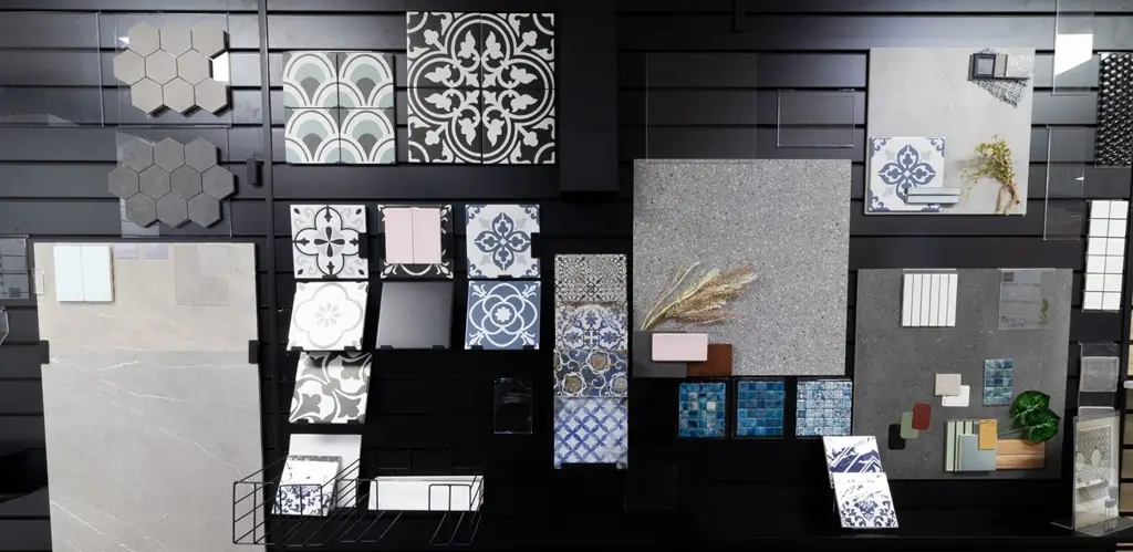 Slatwall panel accessories - Tile and other hanging accessories